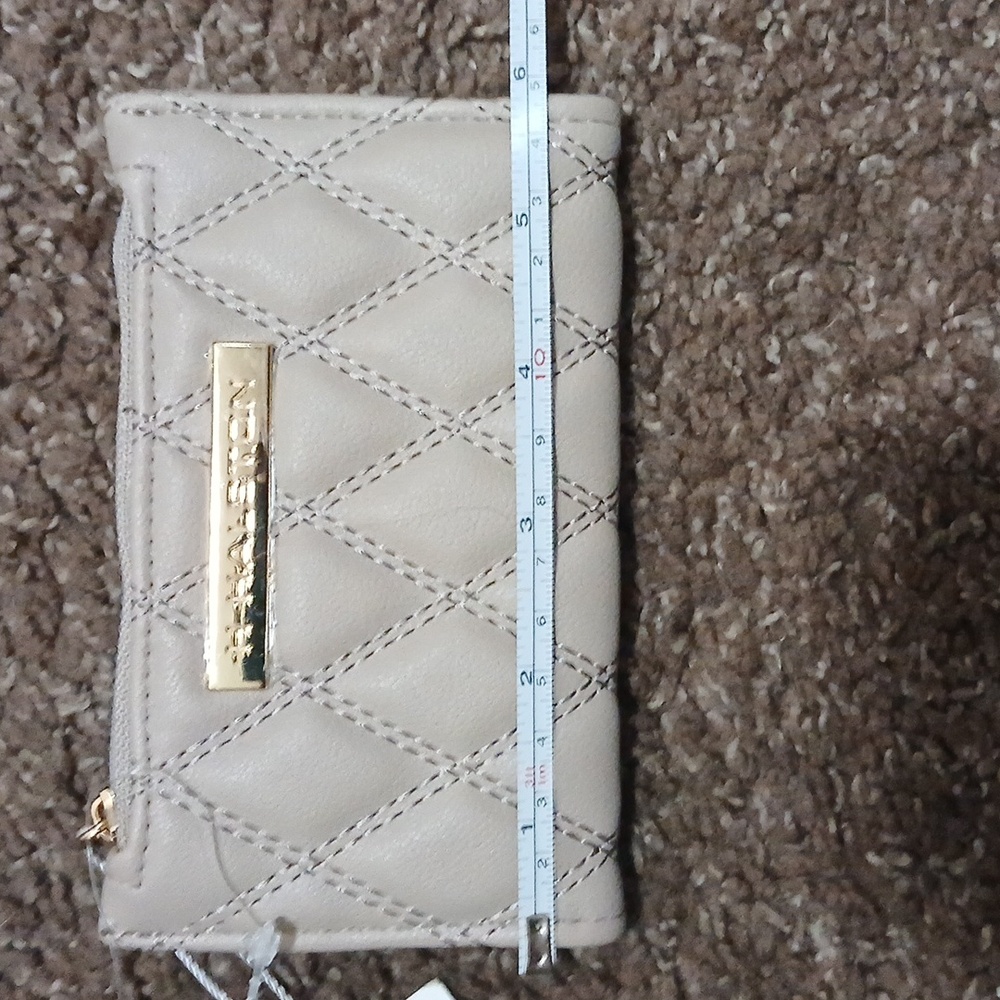 NWT Halston Quilted Cream Mini Wallet - Picture 11 of 12